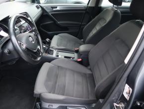 Volkswagen Golf  1.0 TSI 