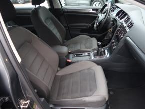 Volkswagen Golf  1.0 TSI 