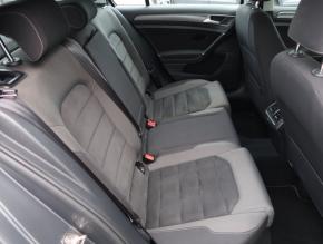 Volkswagen Golf  1.0 TSI 