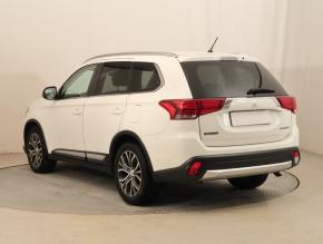 Mitsubishi Outlander  2.2 DI-D Instyle 