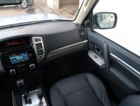 Mitsubishi Pajero  3.2 DI-D 