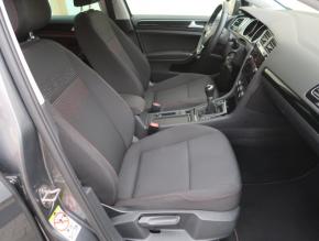 Volkswagen Golf  1.0 TSI 