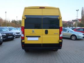 Peugeot Boxer  2.0 BlueHDi 