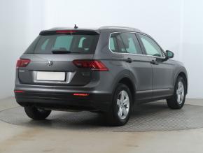 Volkswagen Tiguan  2.0 TSI 