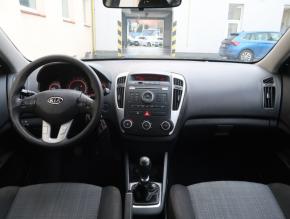 Kia Ceed  1.6 CVVT 