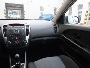 Kia Ceed  1.6 CVVT 