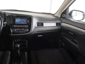 Mitsubishi Outlander  2.2 DI-D 