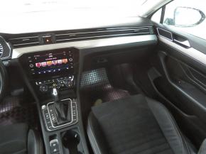 Volkswagen Passat  2.0 TDI Elegance 