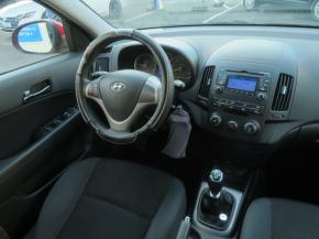 Hyundai i30  1.4 CVVT 