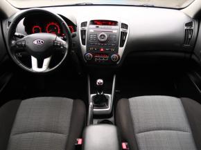 Kia Ceed  1.4 CVVT 