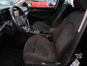 Volkswagen Golf  1.5 eTSI 