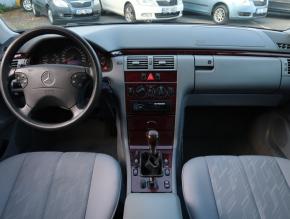 Mercedes-Benz E  E 220 CDI 