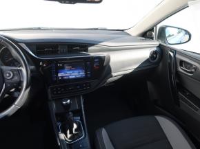 Toyota Auris  1.6 Valvematic 