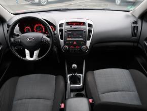 Kia Ceed  1.6 CVVT 