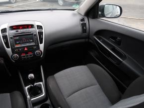 Kia Ceed  1.6 CVVT 