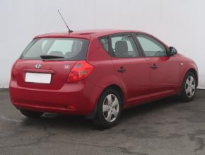 Kia Ceed  1.6 CVVT 