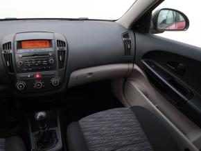 Kia Ceed  1.6 CVVT 