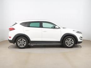 Hyundai Tucson  1.7 CRDi Trikolor 