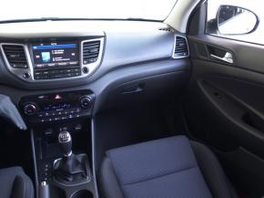 Hyundai Tucson  1.7 CRDi Trikolor 