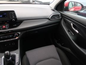 Hyundai i30  1.4 CVVT 