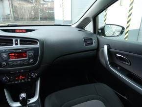 Kia Ceed  1.6 GDI 