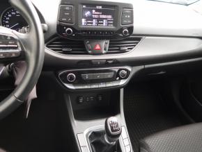 Hyundai i30  1.4 T-GDI 