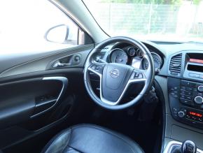 Opel Insignia  1.8 