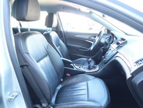 Opel Insignia  1.8 