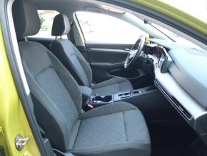 Volkswagen Golf  1.0 eTSI Life 