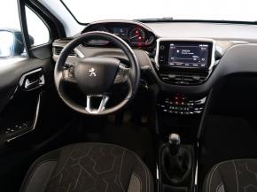 Peugeot 2008  1.2 PureTech 