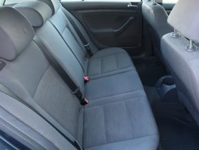 Volkswagen Golf  1.6 FSI 