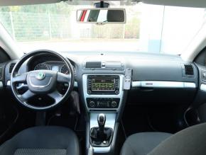 Škoda Octavia  Scout 2.0 TDI . 