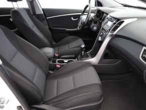 Hyundai i30  1.6 MPI 