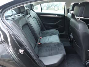 Volkswagen Passat  2.0 TDI R-Line 