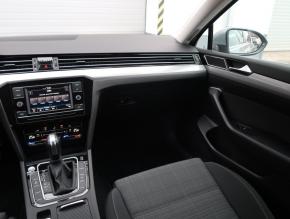 Volkswagen Passat  1.5 TSI 