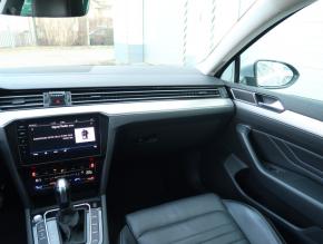 Volkswagen Passat  2.0 TDI Elegance 