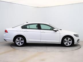 Volkswagen Passat  1.5 TSI 