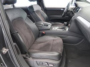 Audi Q7  3.0 TDI . 