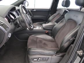 Audi Q7  3.0 TDI . 