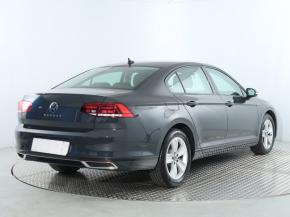 Volkswagen Passat  1.5 TSI 