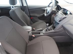 Ford Focus  1.6 i Trend 