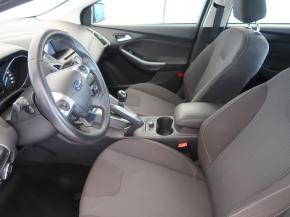 Ford Focus  1.6 i Titanium 