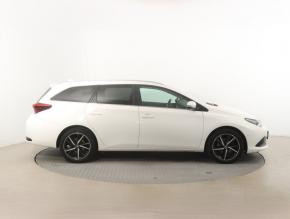 Toyota Auris  1.6 Valvematic 