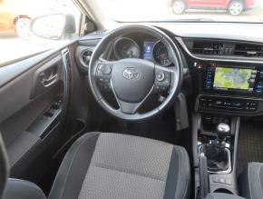 Toyota Auris  1.6 Valvematic 