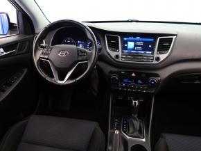 Hyundai Tucson  1.7 CRDi Trikolor 