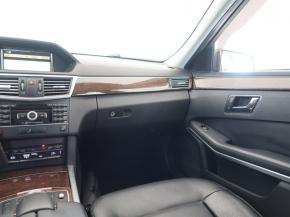 Mercedes-Benz E  E 300 CDI 