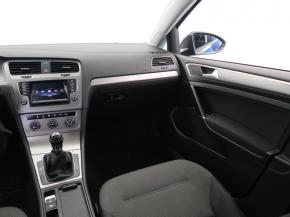 Volkswagen Golf  1.2 TSI 