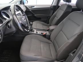 Volkswagen Golf  1.2 TSI 