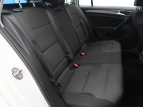 Volkswagen Golf  1.0 TSI 