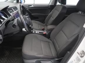 Volkswagen Golf  1.0 TSI 